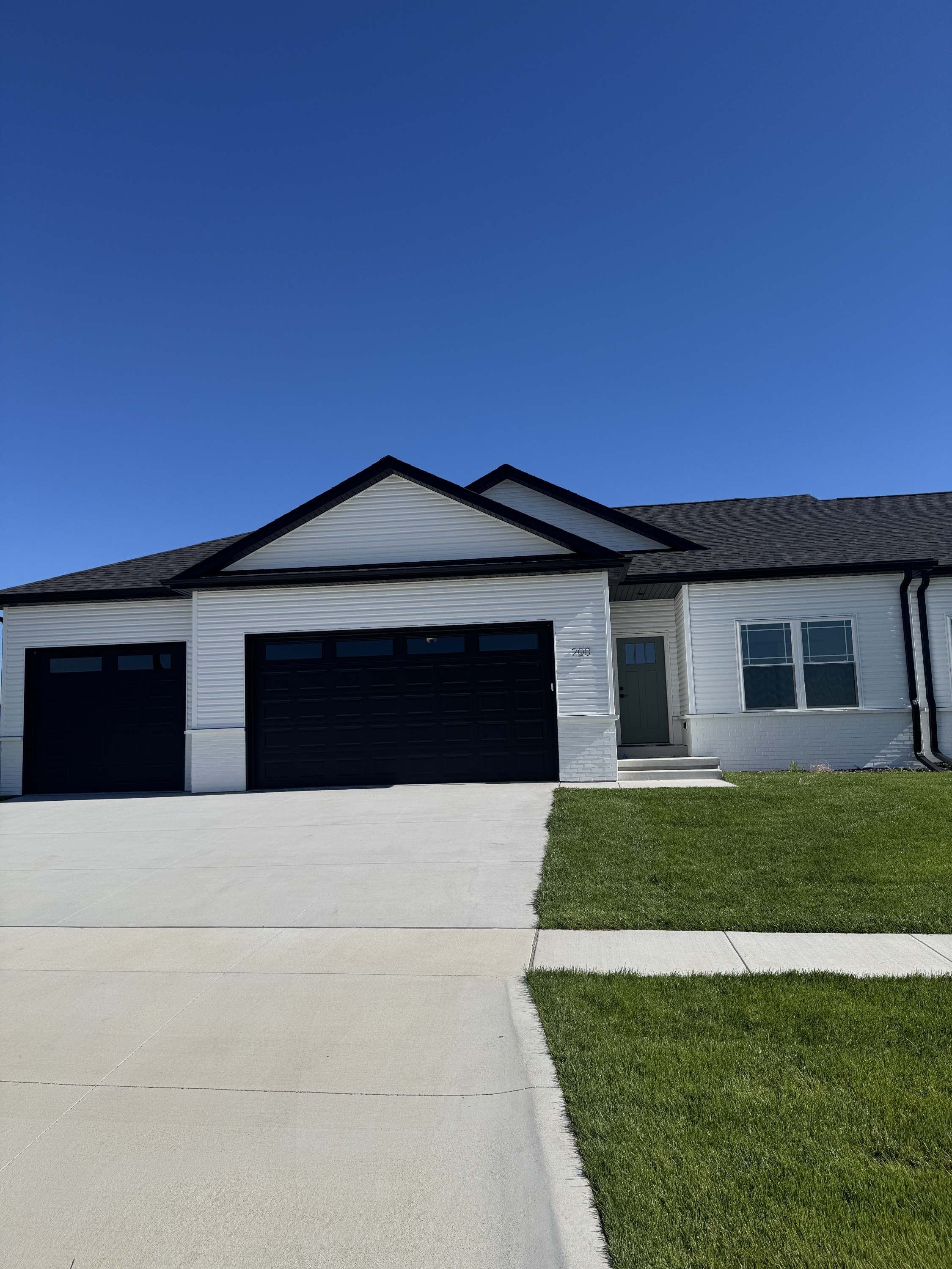 200 W Agnes Drive - 1